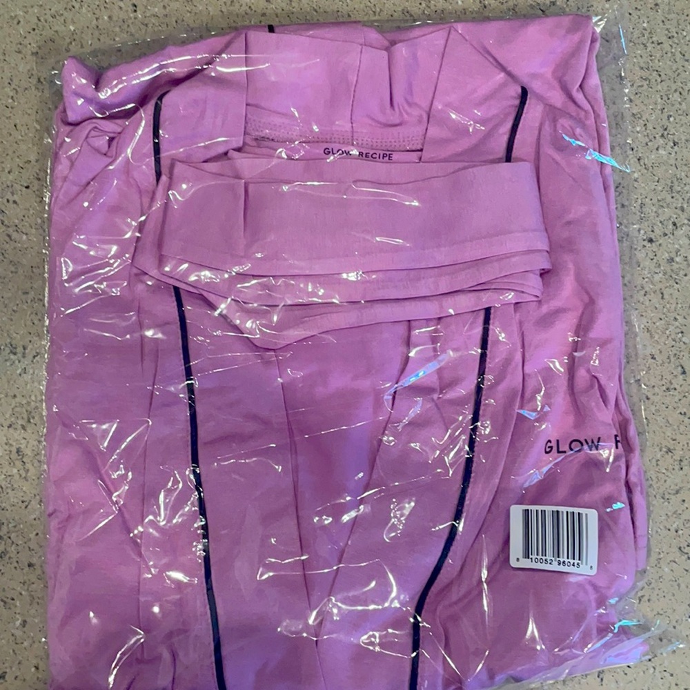 Glow recipe robe